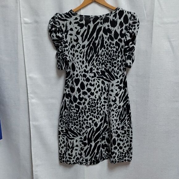 Adorable Little Girls Dress Size 16 - Picture 7 of 7